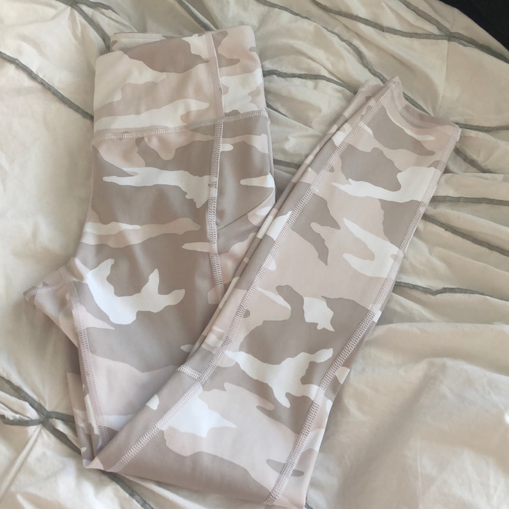 Athleta Camo Contender 7/8 Leggings